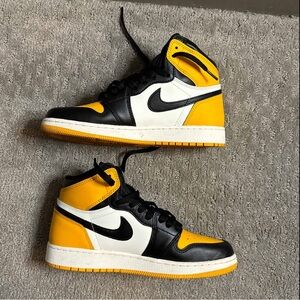 2022 Air Jordan 1 Retro High OG GS ‘Yellow Toe’